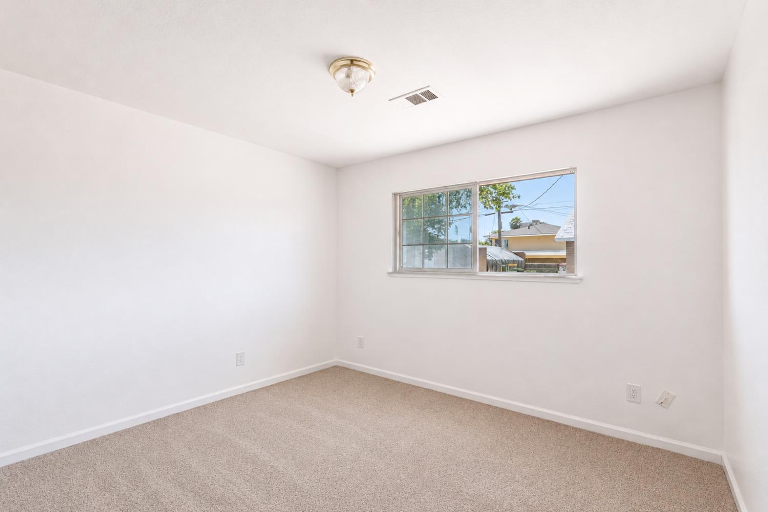 819 Jeffrey Rd, Los Banos, CA 93635