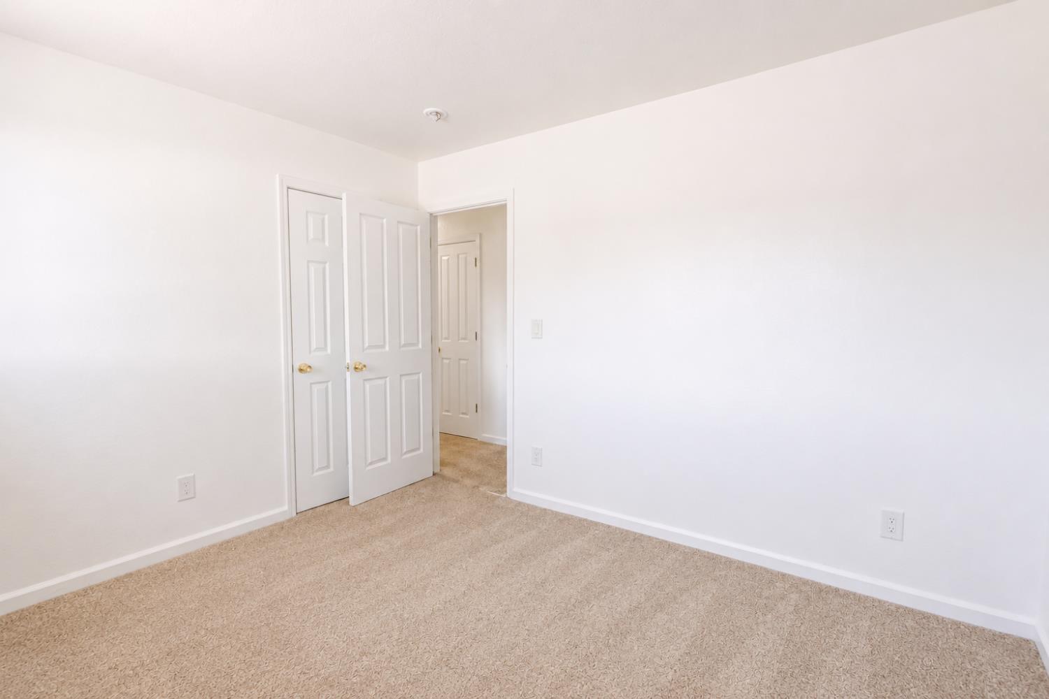 819 Jeffrey Rd, Los Banos, CA 93635