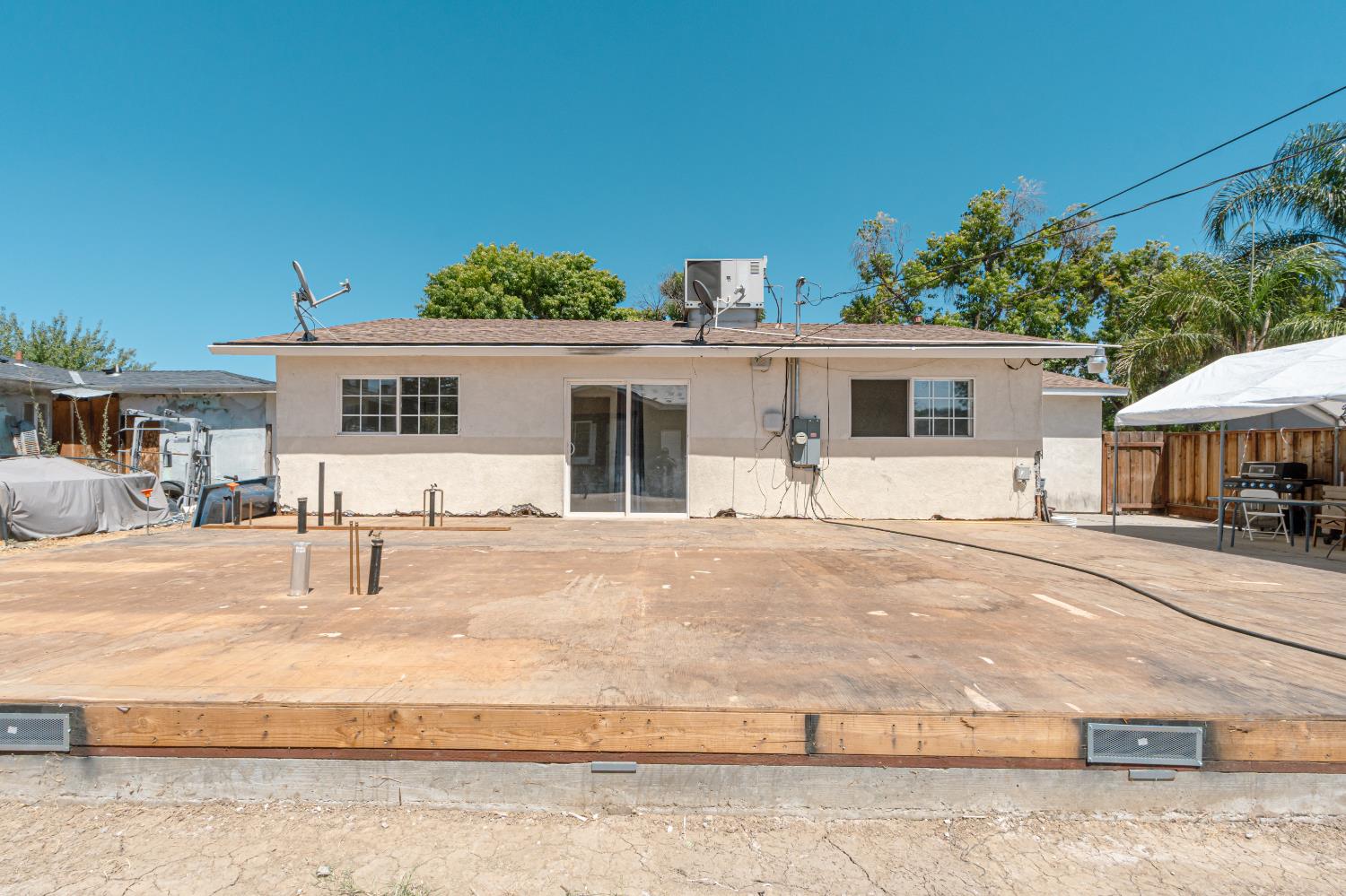 819 Jeffrey Rd, Los Banos, CA 93635