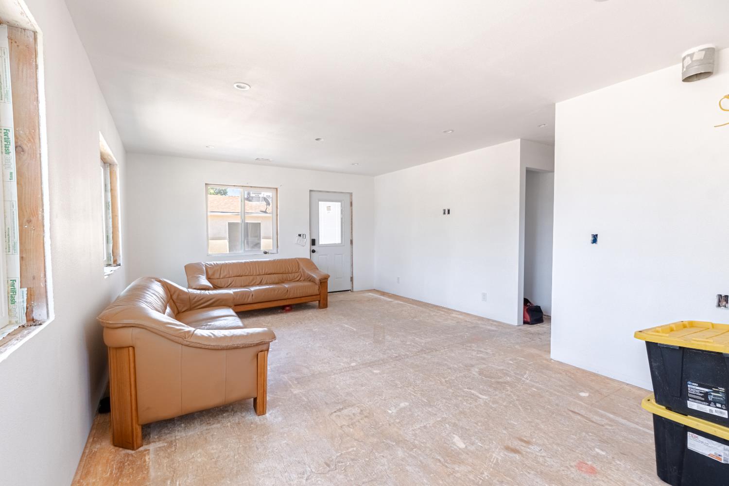 819 Jeffrey Rd, Los Banos, CA 93635