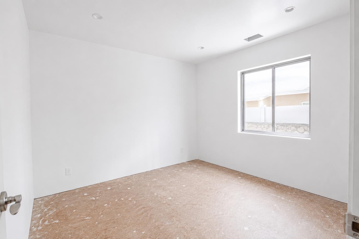 819 Jeffrey Rd, Los Banos, CA 93635