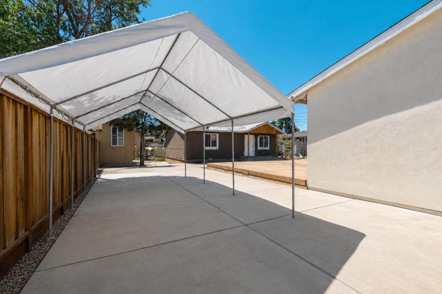 819 Jeffrey Rd, Los Banos, CA 93635