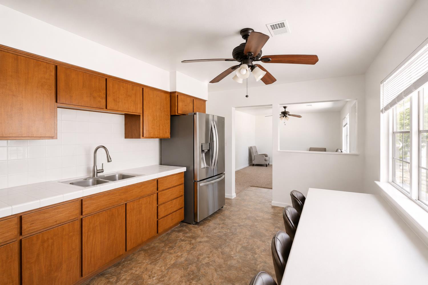 819 Jeffrey Rd, Los Banos, CA 93635
