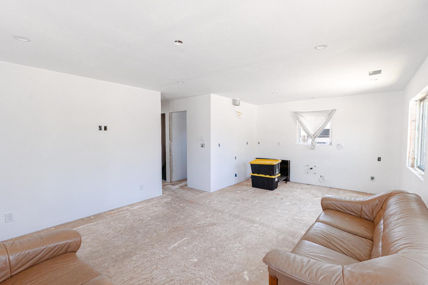 819 Jeffrey Rd, Los Banos, CA 93635