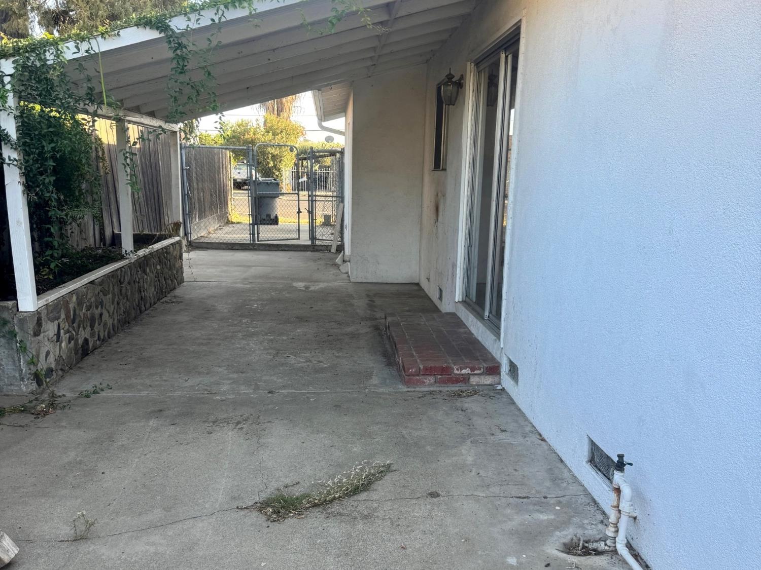 6948 2nd Street, Riverbank, CA 95367