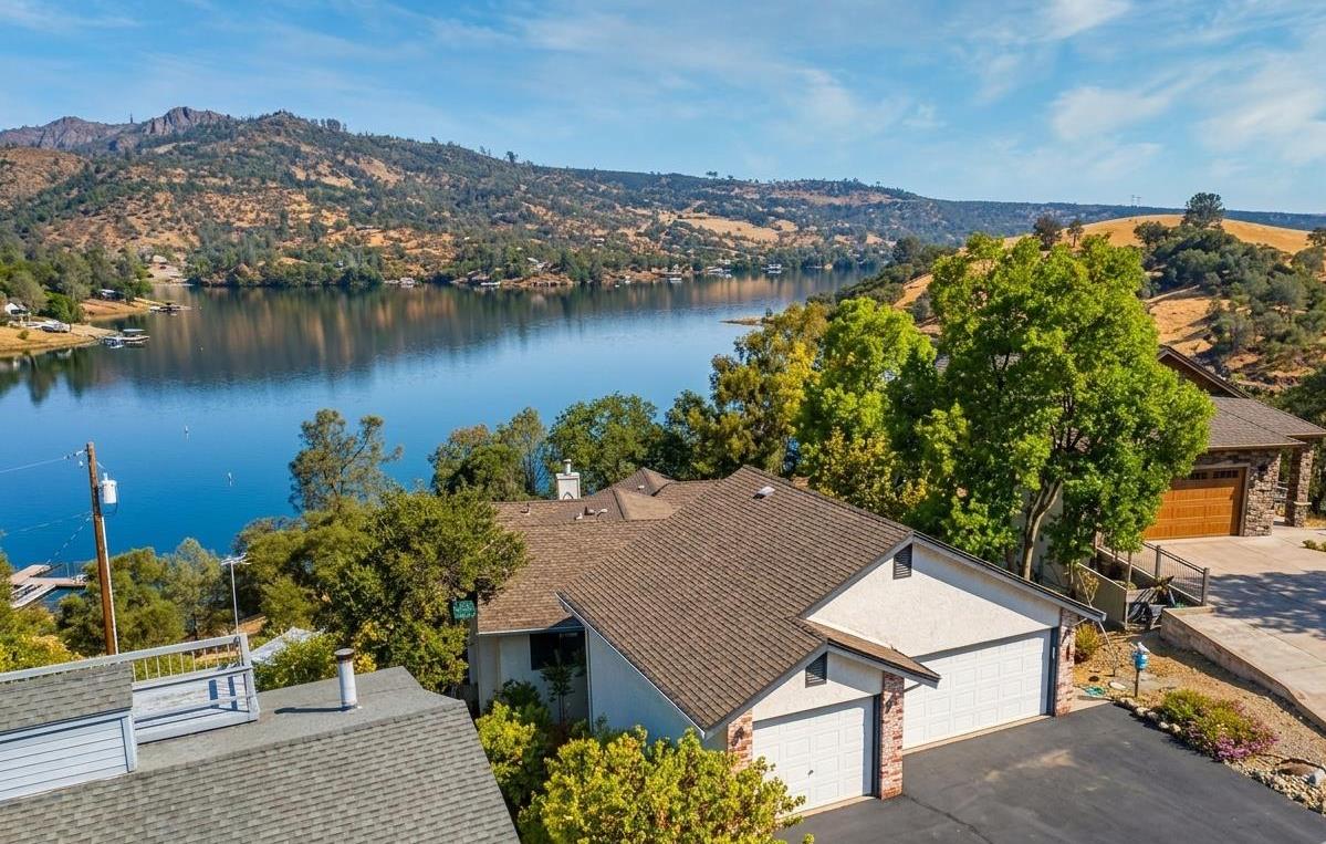 188 Oakhurst Ct, Copperopolis, CA 95228