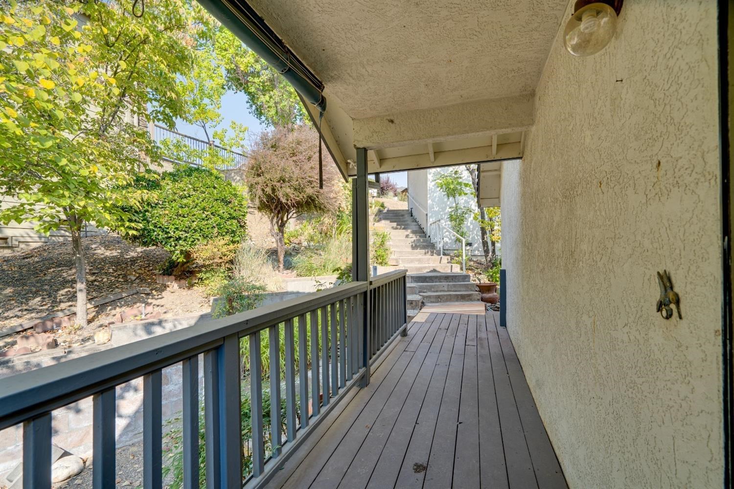 188 Oakhurst Ct, Copperopolis, CA 95228