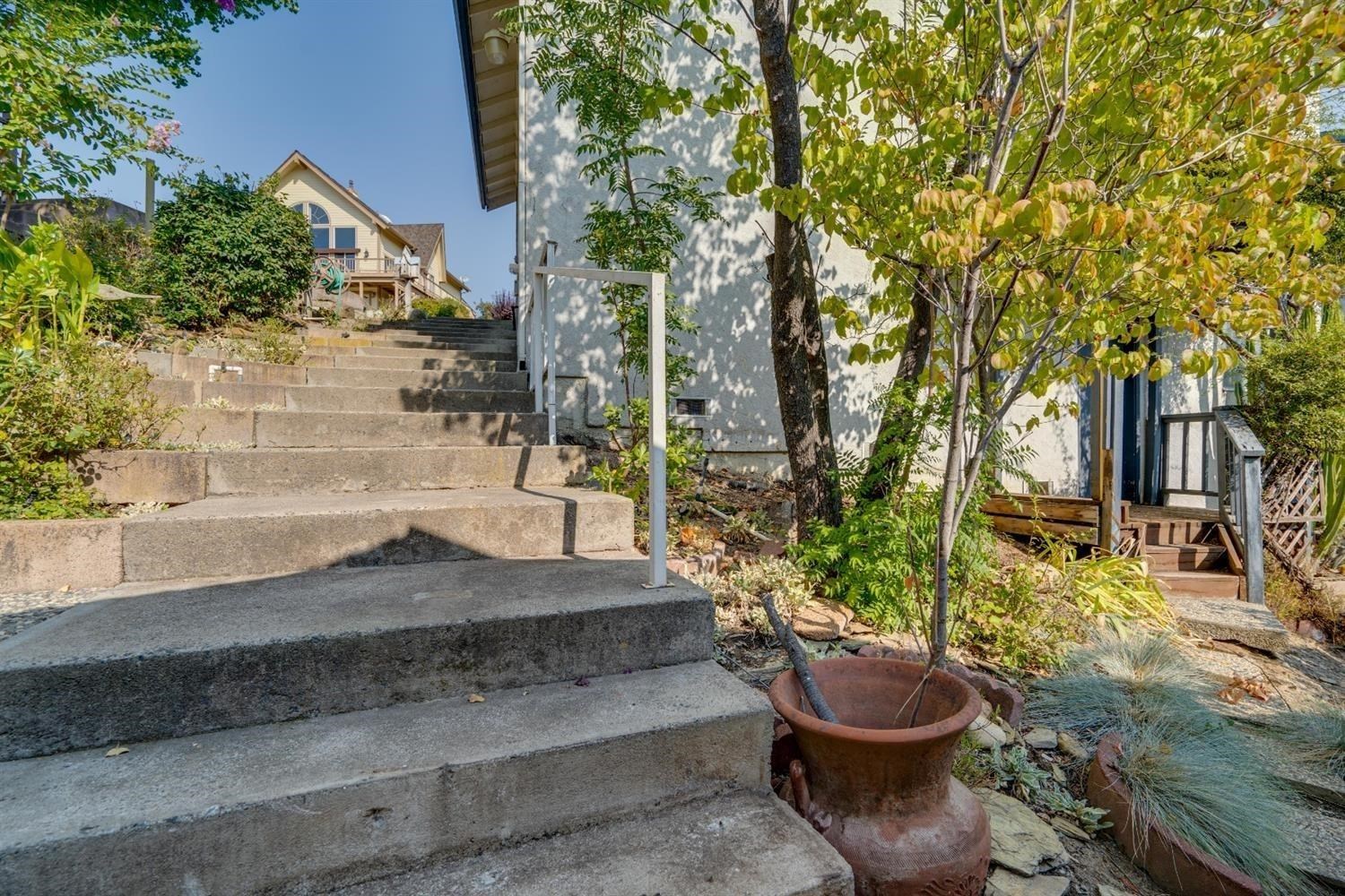 188 Oakhurst Ct, Copperopolis, CA 95228