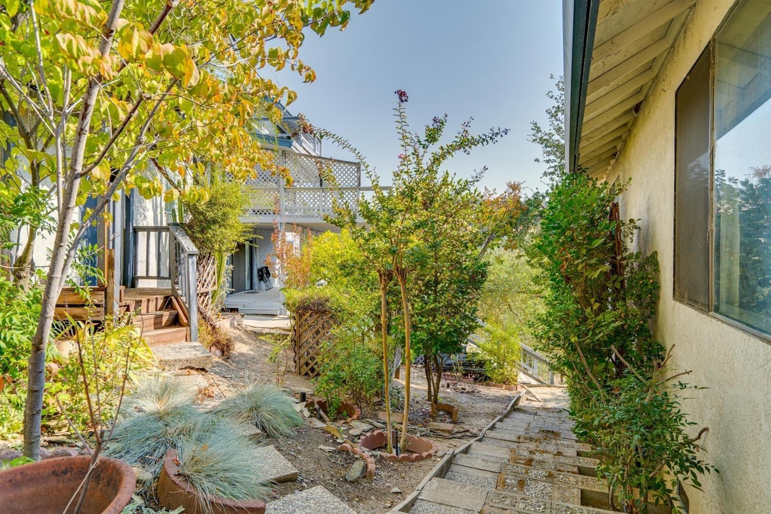 188 Oakhurst Ct, Copperopolis, CA 95228