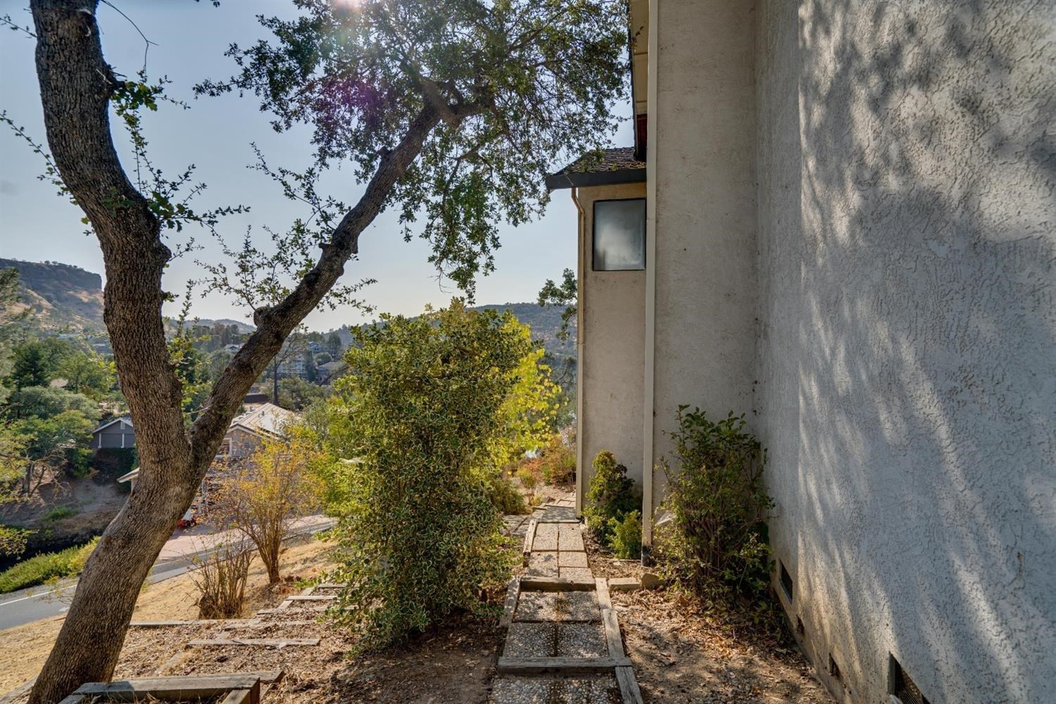 188 Oakhurst Ct, Copperopolis, CA 95228