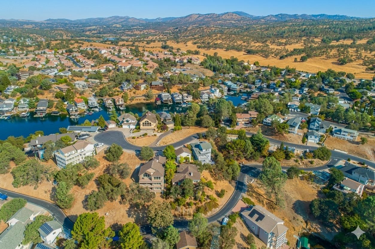 188 Oakhurst Ct, Copperopolis, CA 95228