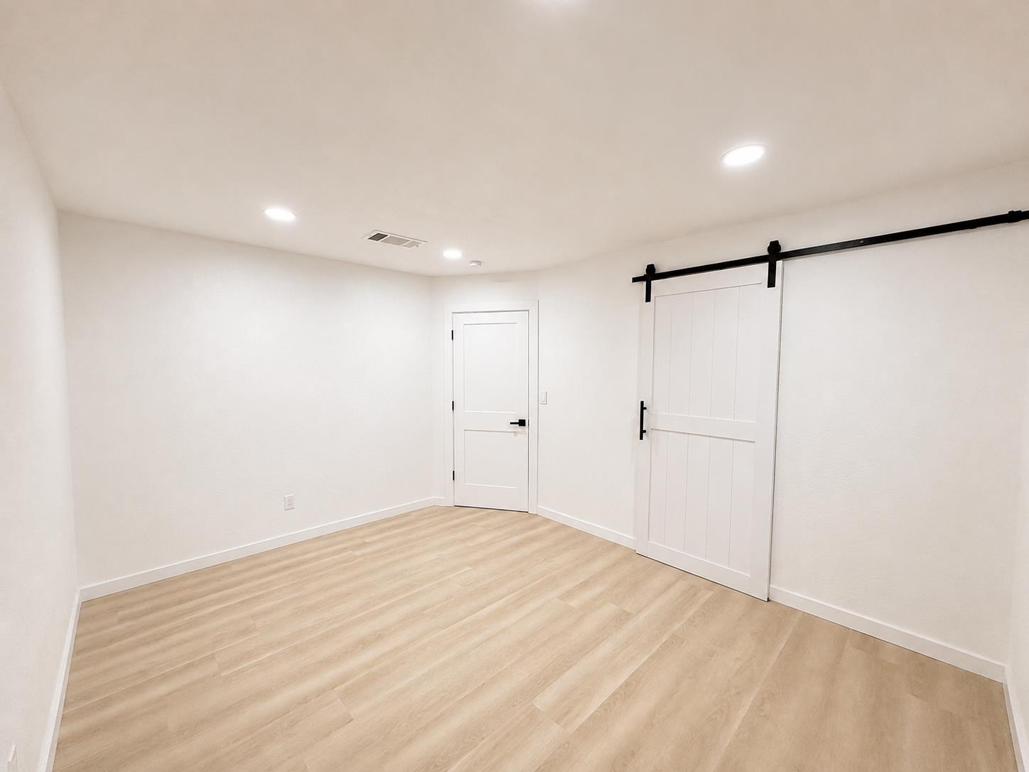 444 N 5th Ave, Oakdale, CA 95361