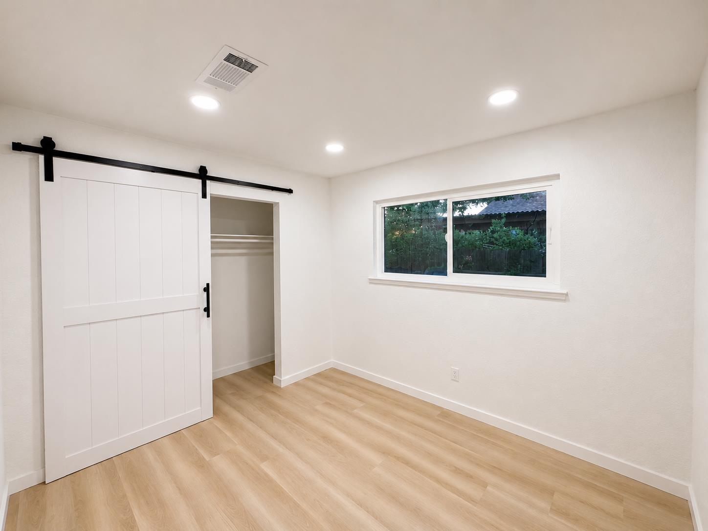 444 N 5th Ave, Oakdale, CA 95361