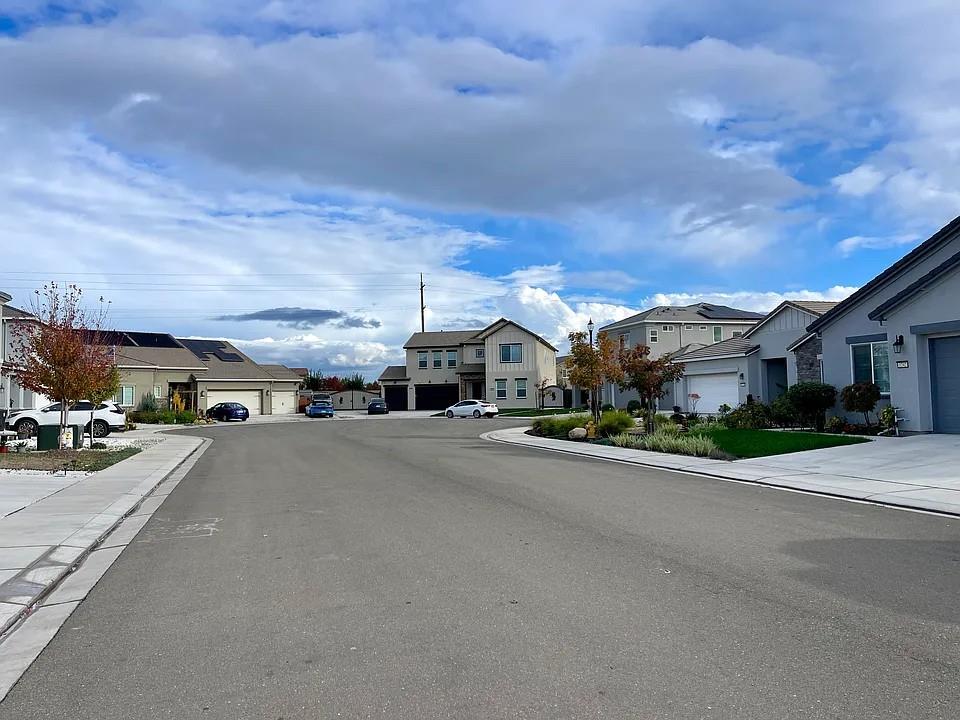 1261 Nascimento Ct, Manteca, CA 95337