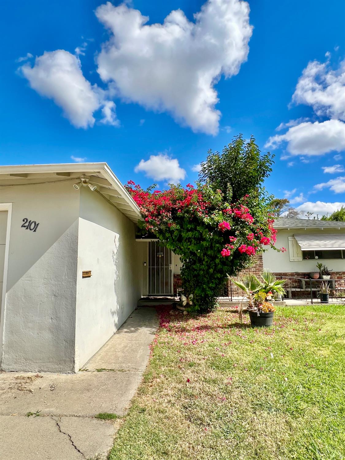 2101 Parr Ave, Modesto, CA 95358