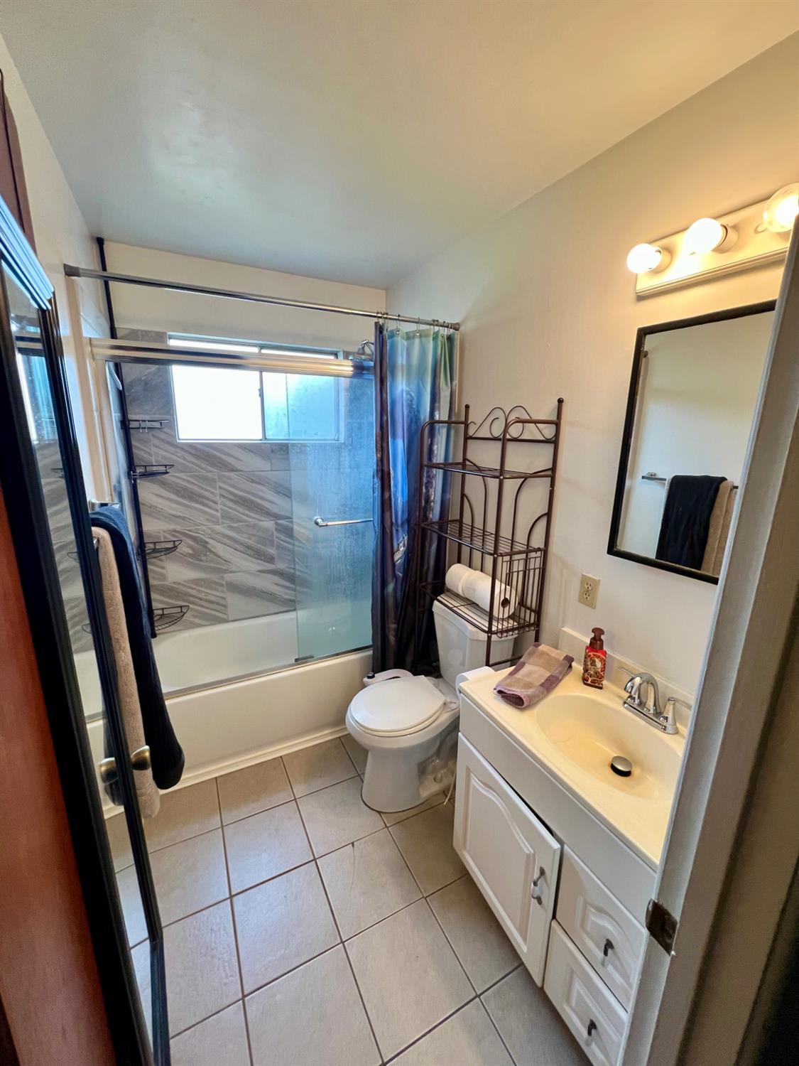 2101 Parr Ave, Modesto, CA 95358