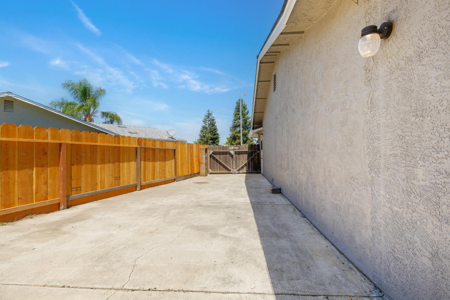 1522 Kiwi Ct, Ripon, CA 95366