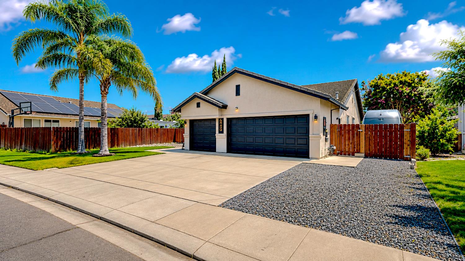 1880 Basil Dr, Manteca, CA 95336