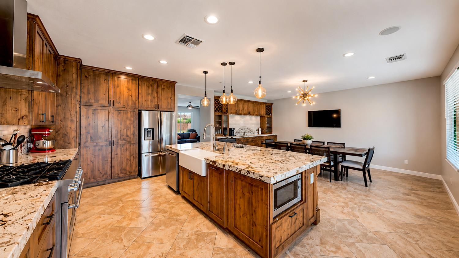 1880 Basil Dr, Manteca, CA 95336