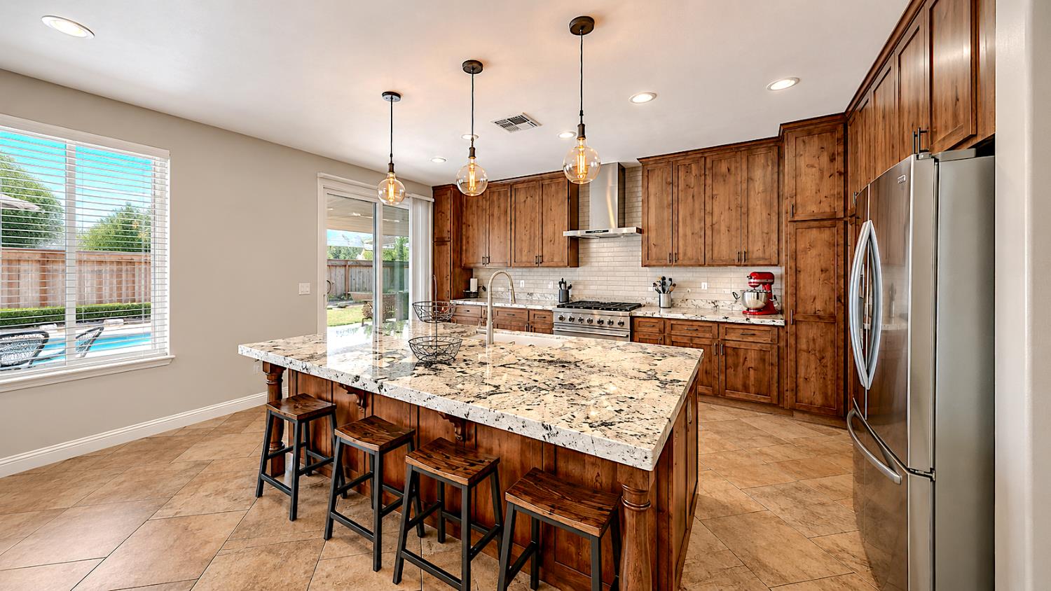 1880 Basil Dr, Manteca, CA 95336