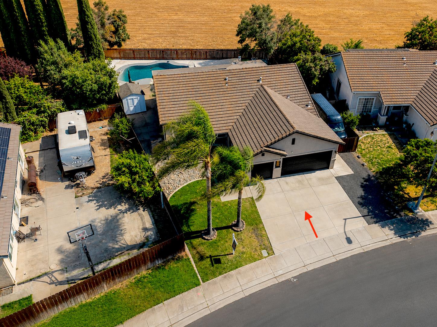 1880 Basil Dr, Manteca, CA 95336
