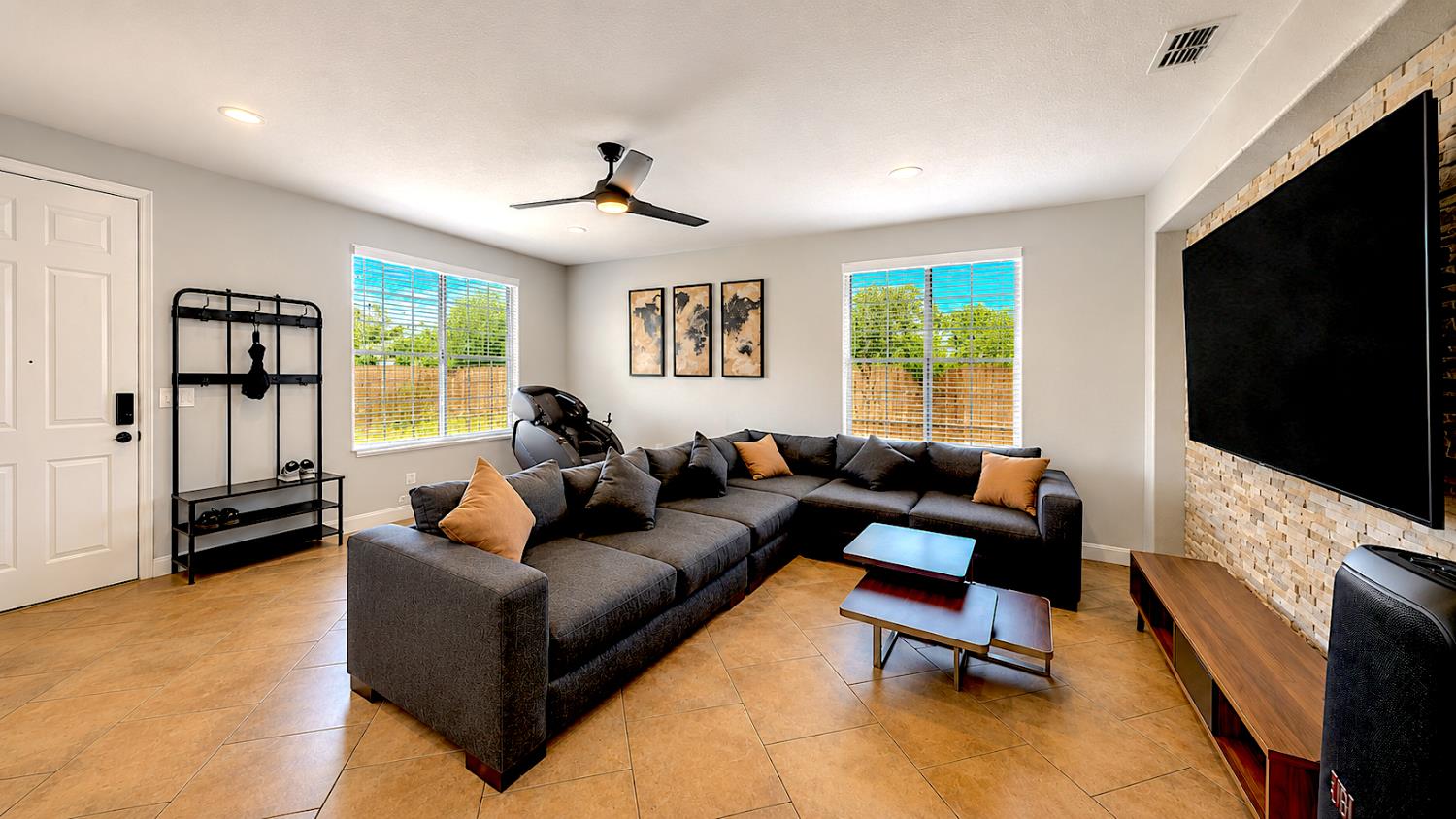1880 Basil Dr, Manteca, CA 95336