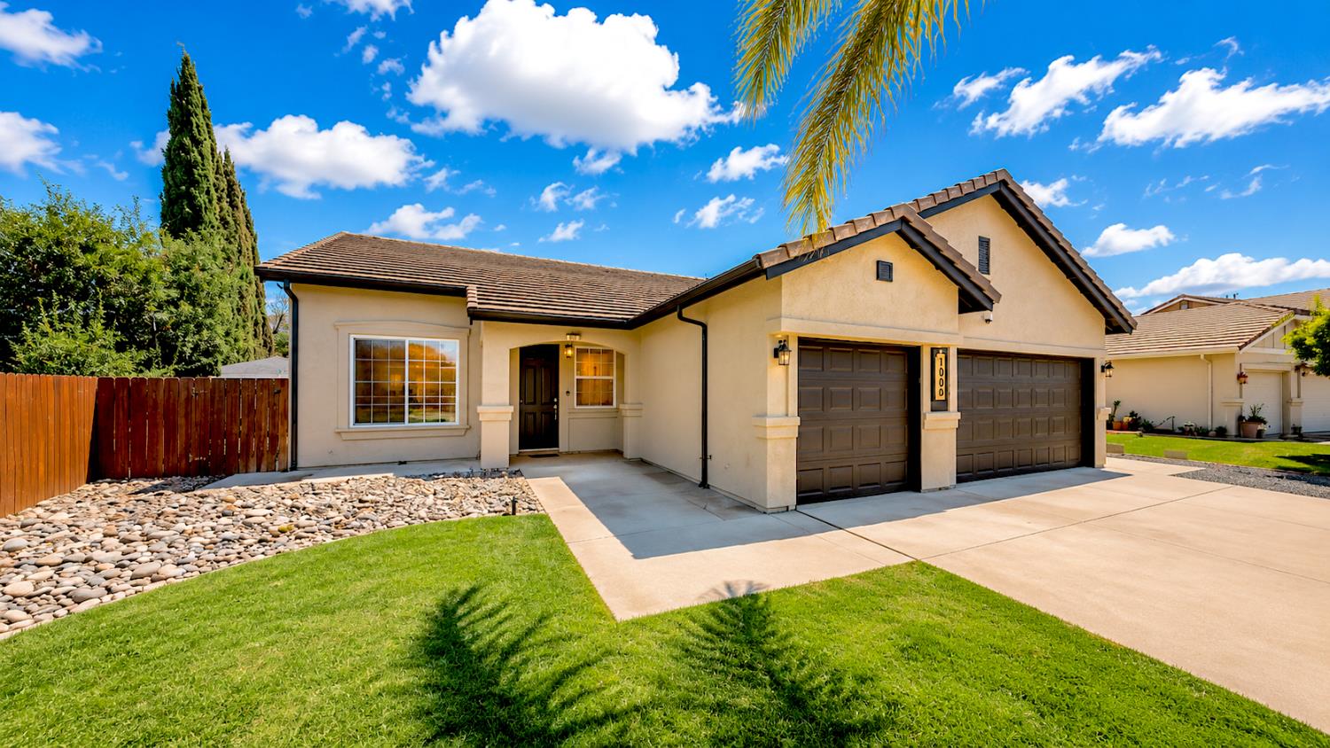 1880 Basil Dr, Manteca, CA 95336