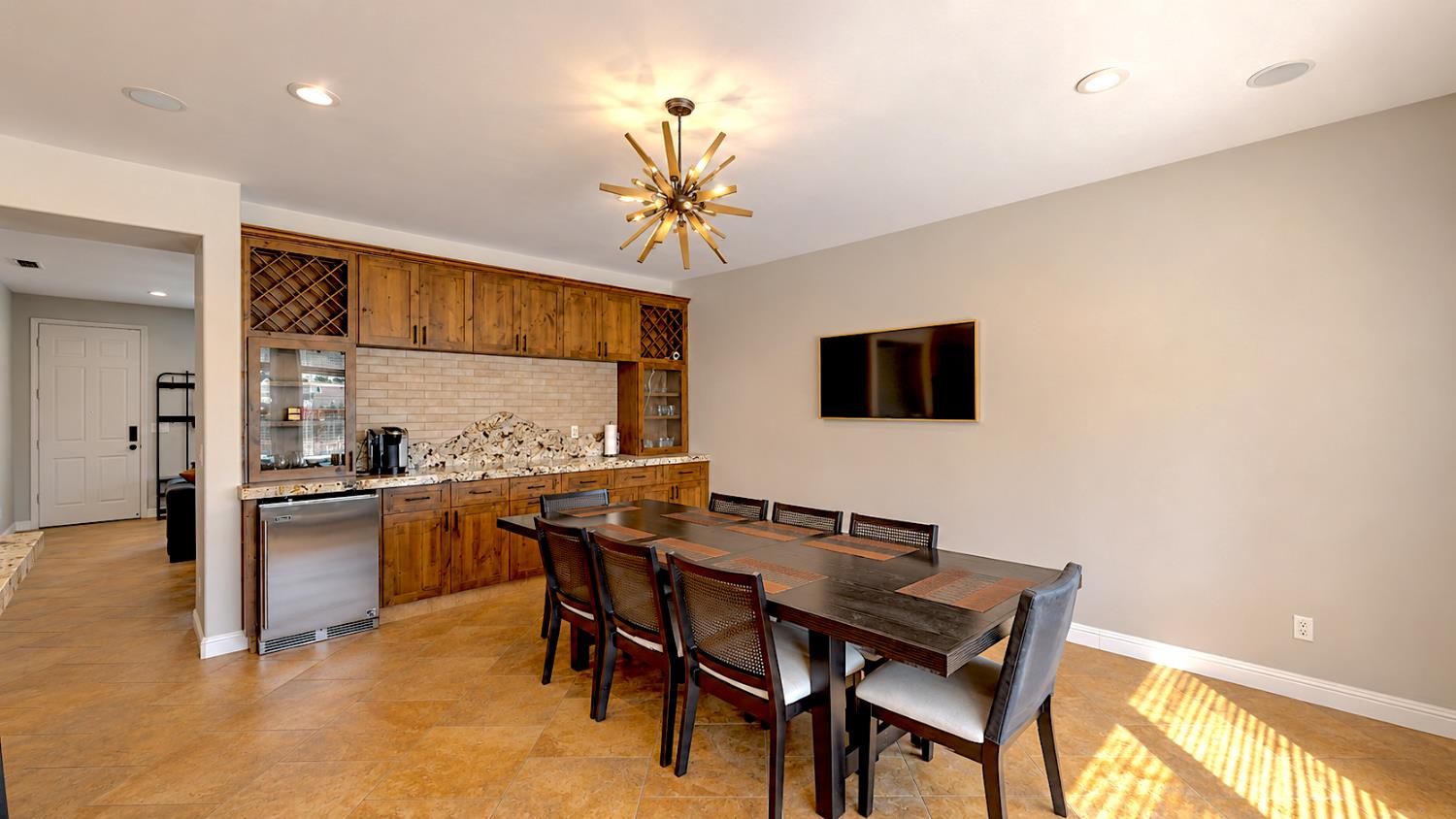 1880 Basil Dr, Manteca, CA 95336