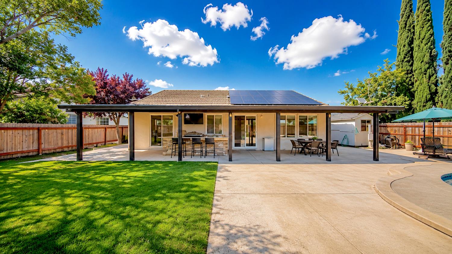 1880 Basil Dr, Manteca, CA 95336
