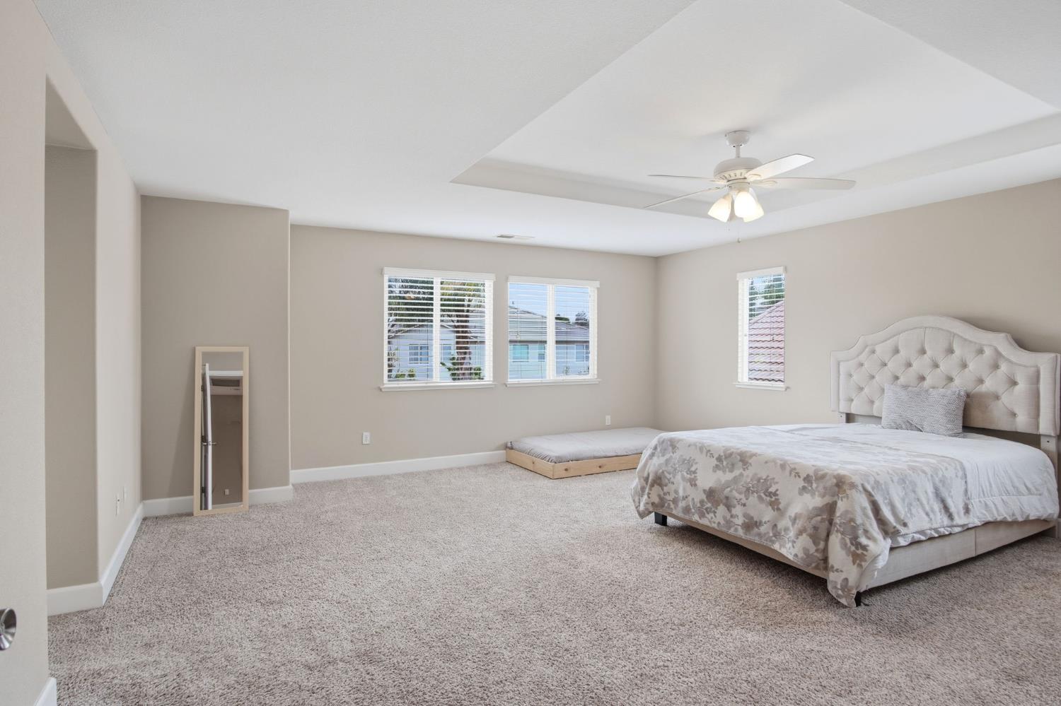1527 Phlox Dr, Patterson, CA 95363