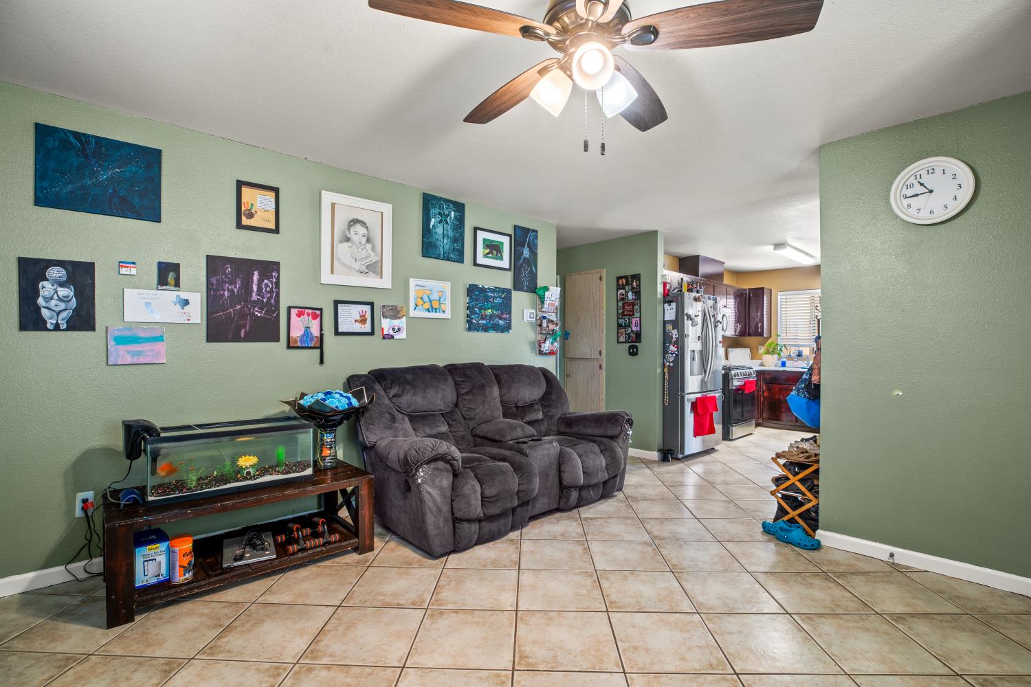 6073 Canter Dr, Riverbank, CA 95367