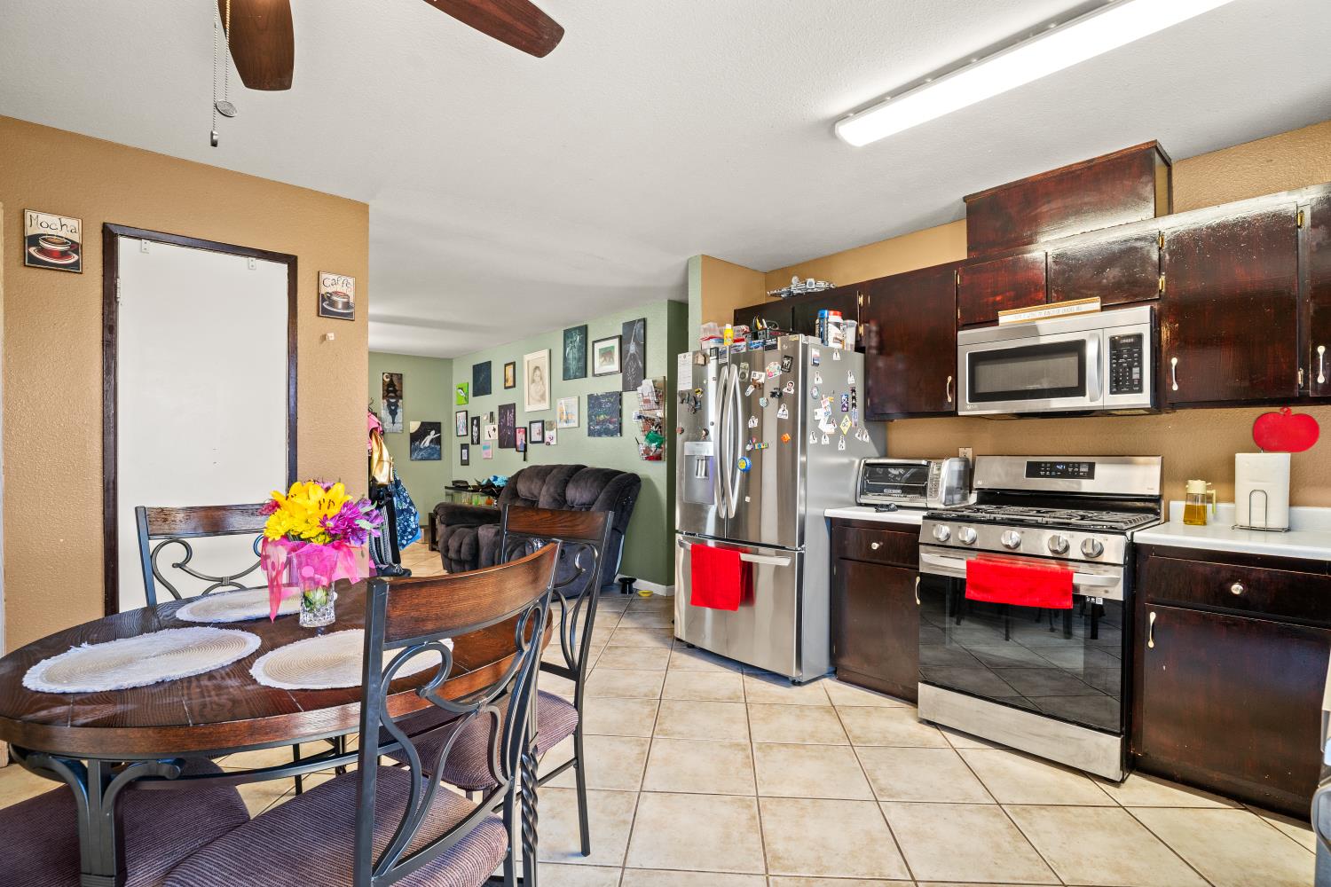 6073 Canter Dr, Riverbank, CA 95367