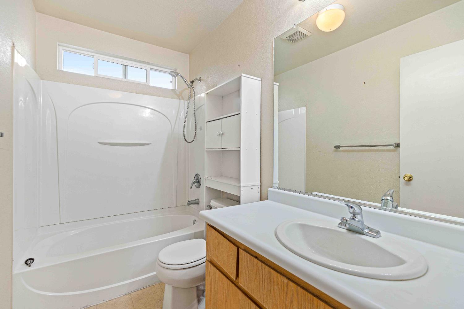 310 W F St, Turlock, CA 95380