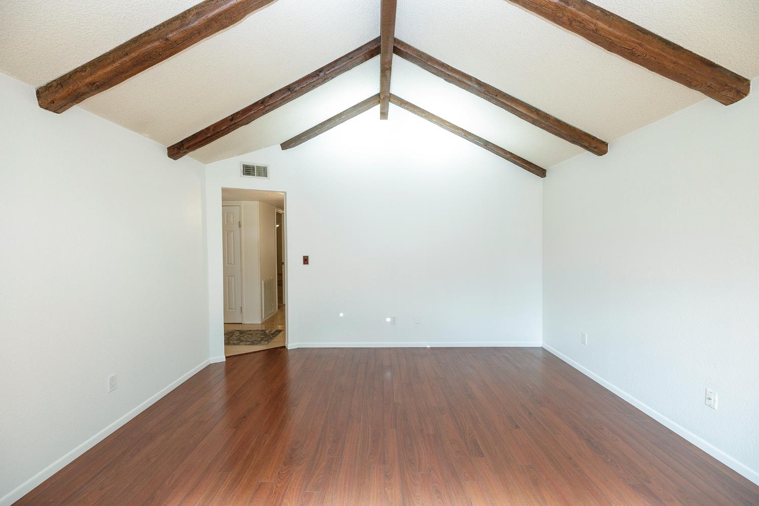 1501 Palmdale Dr, Modesto, CA 95355