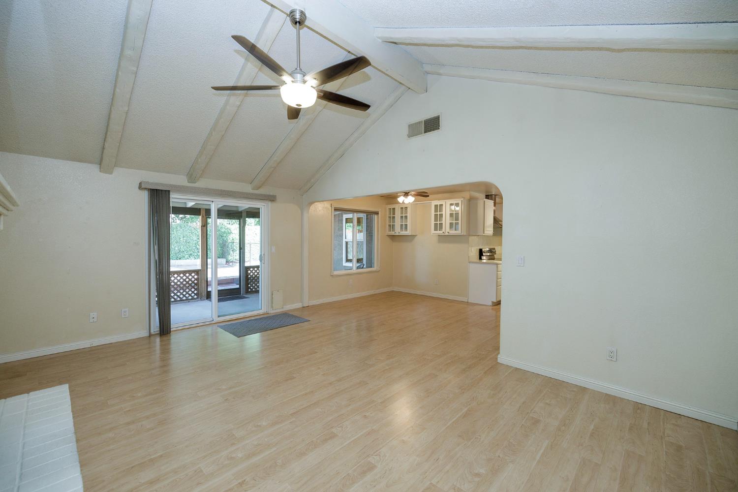 1501 Palmdale Dr, Modesto, CA 95355