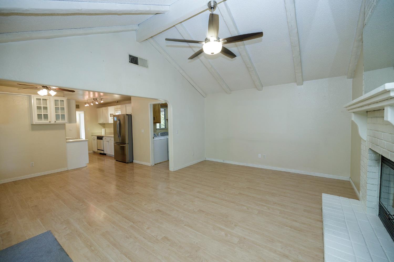 1501 Palmdale Dr, Modesto, CA 95355