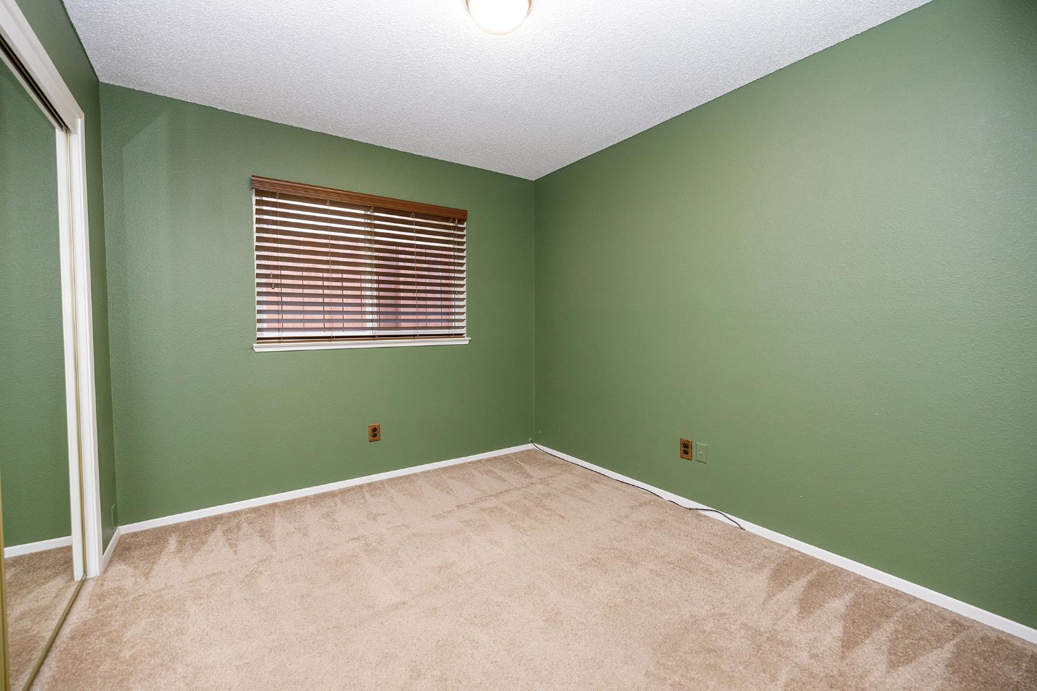 1501 Palmdale Dr, Modesto, CA 95355