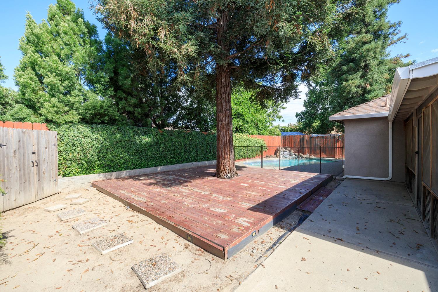 1501 Palmdale Dr, Modesto, CA 95355