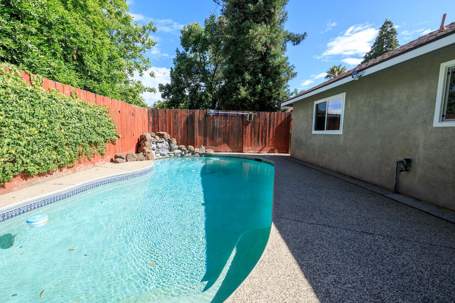 1501 Palmdale Dr, Modesto, CA 95355