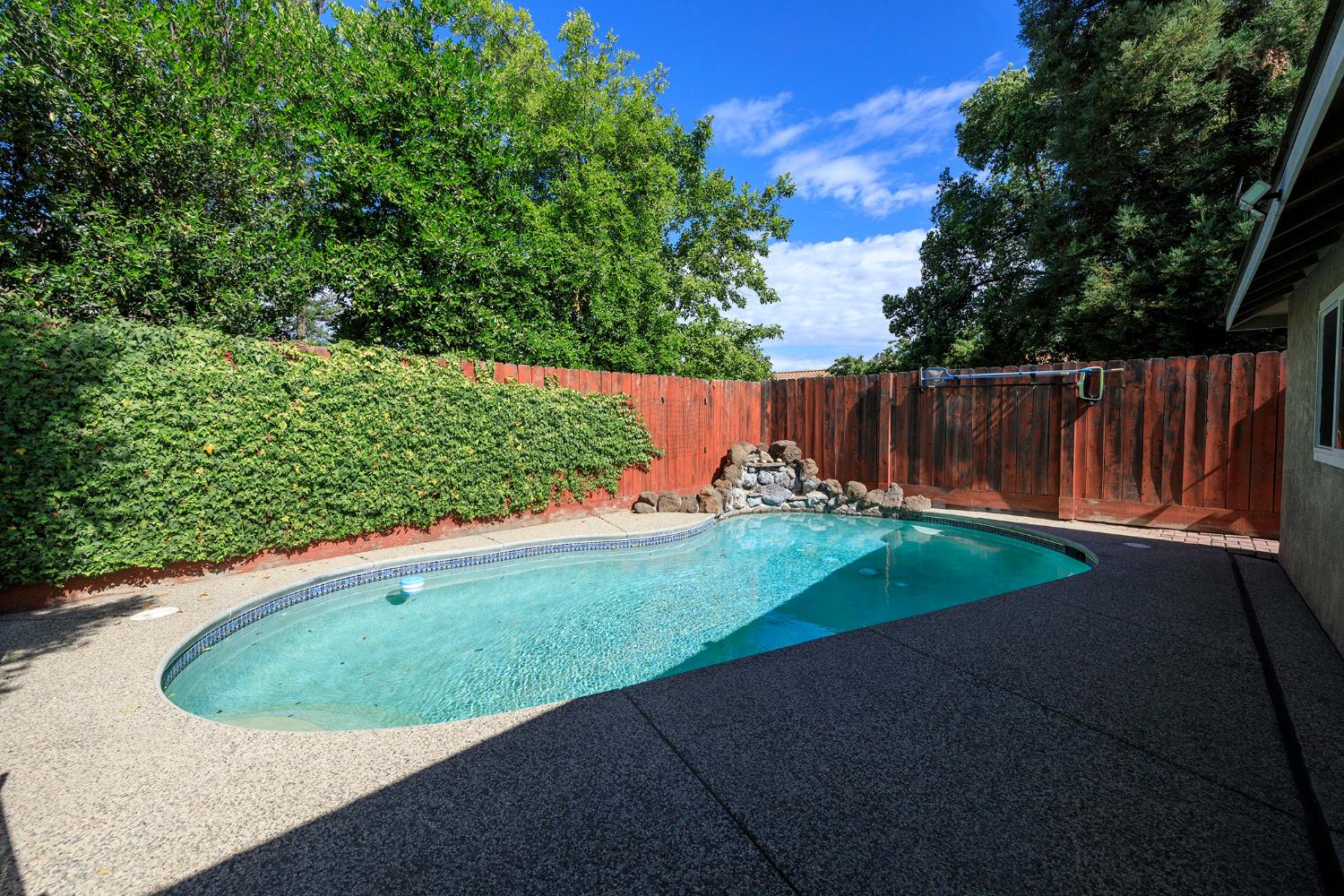 1501 Palmdale Dr, Modesto, CA 95355