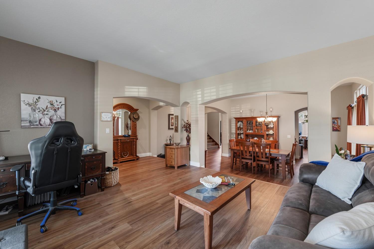 1350 Anacapri Dr, Manteca, CA 95336