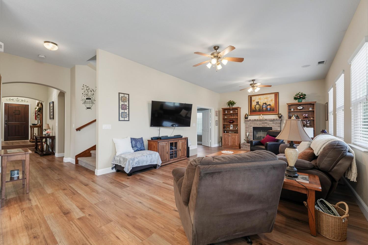 1350 Anacapri Dr, Manteca, CA 95336