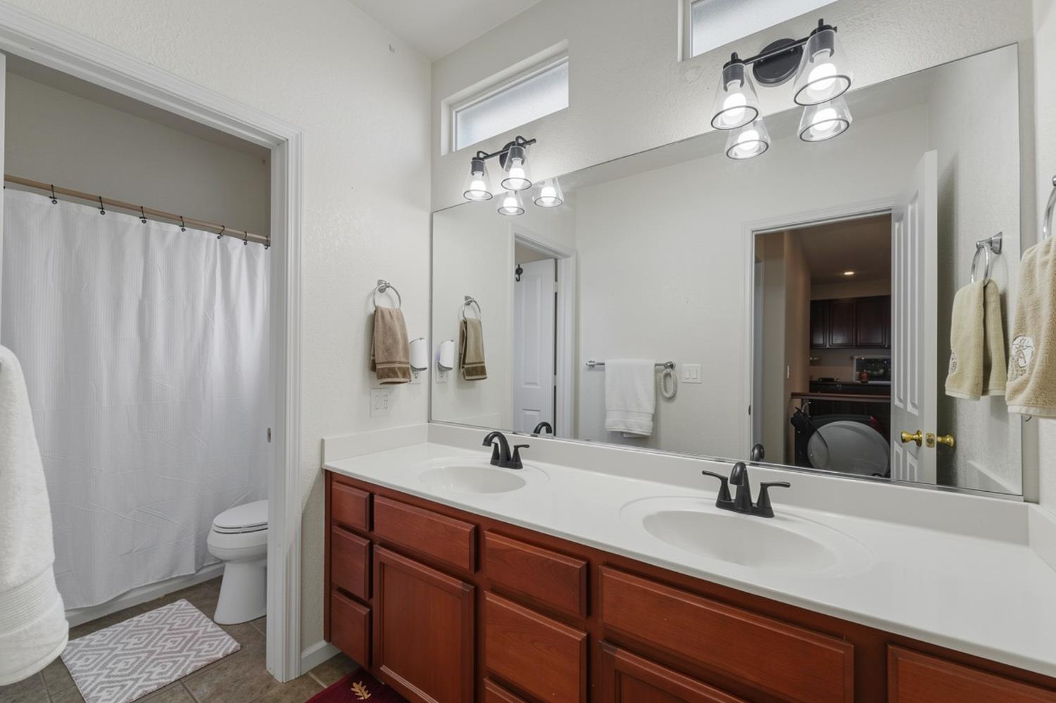 1350 Anacapri Dr, Manteca, CA 95336