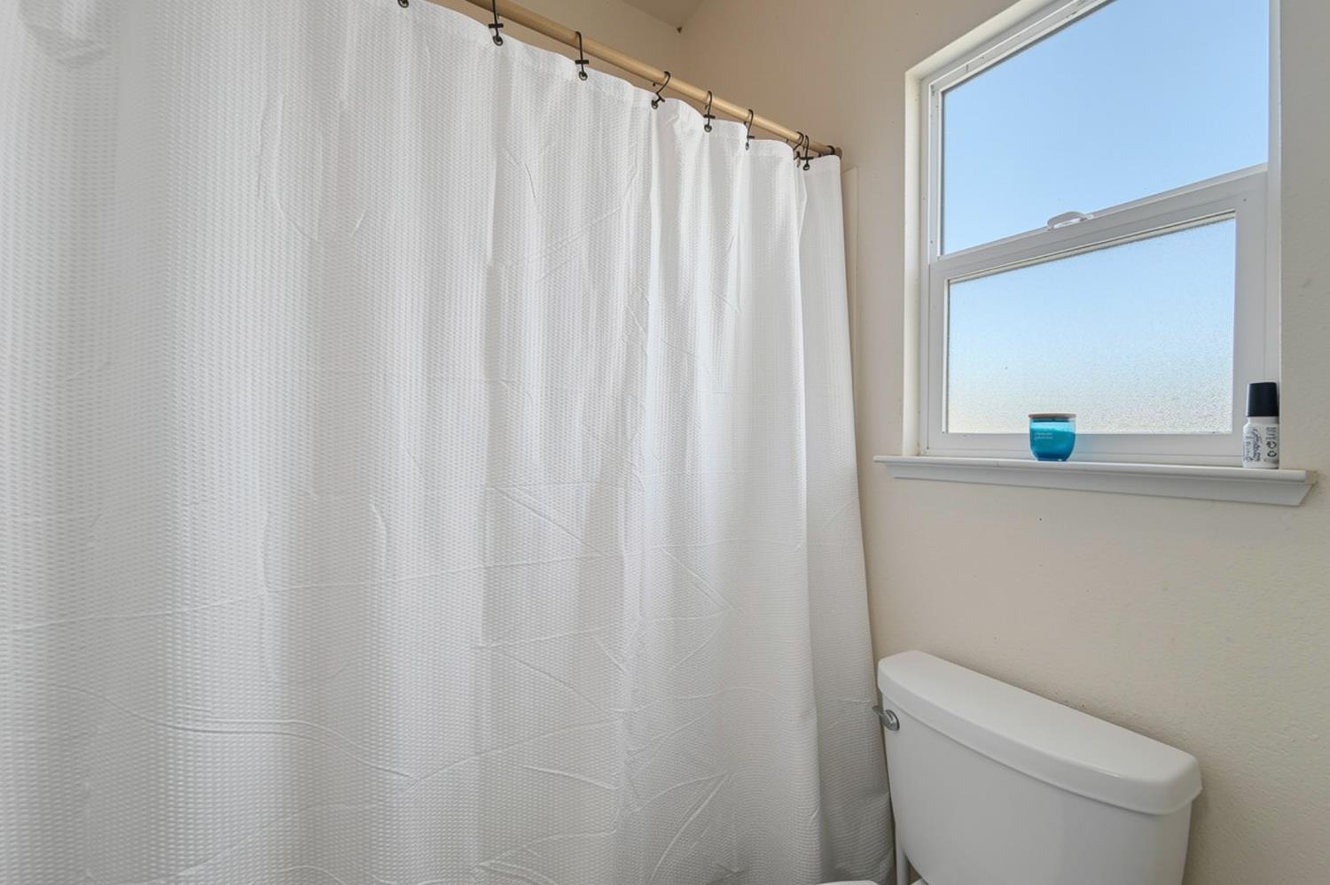 1350 Anacapri Dr, Manteca, CA 95336