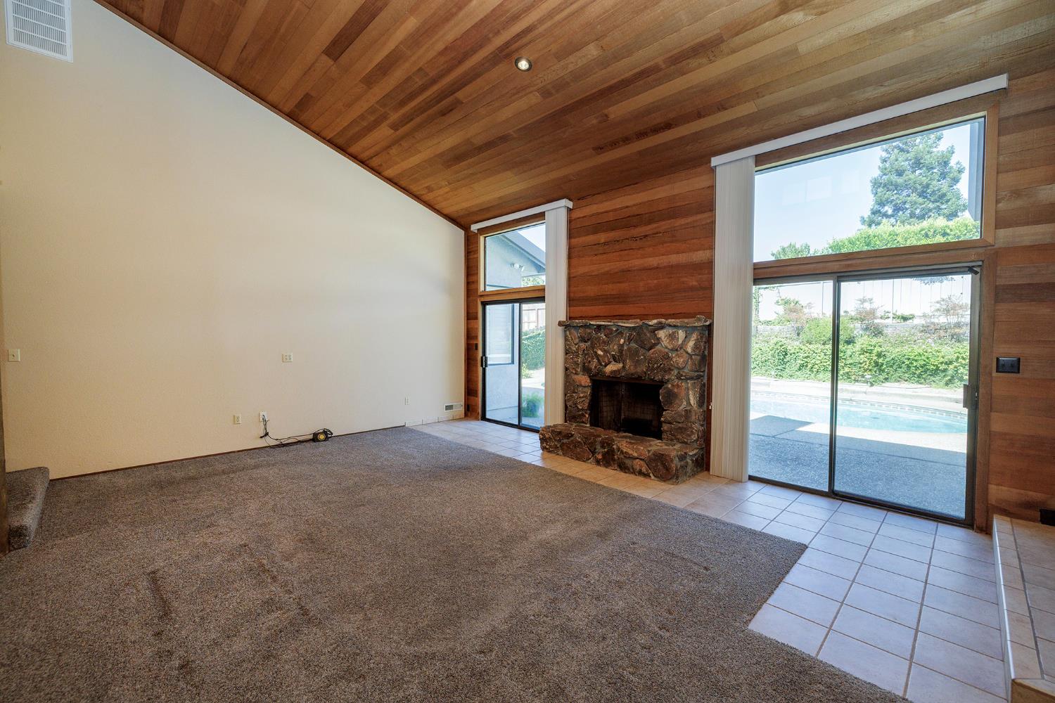 6707 Zerillo Dr, Riverbank, CA 95367
