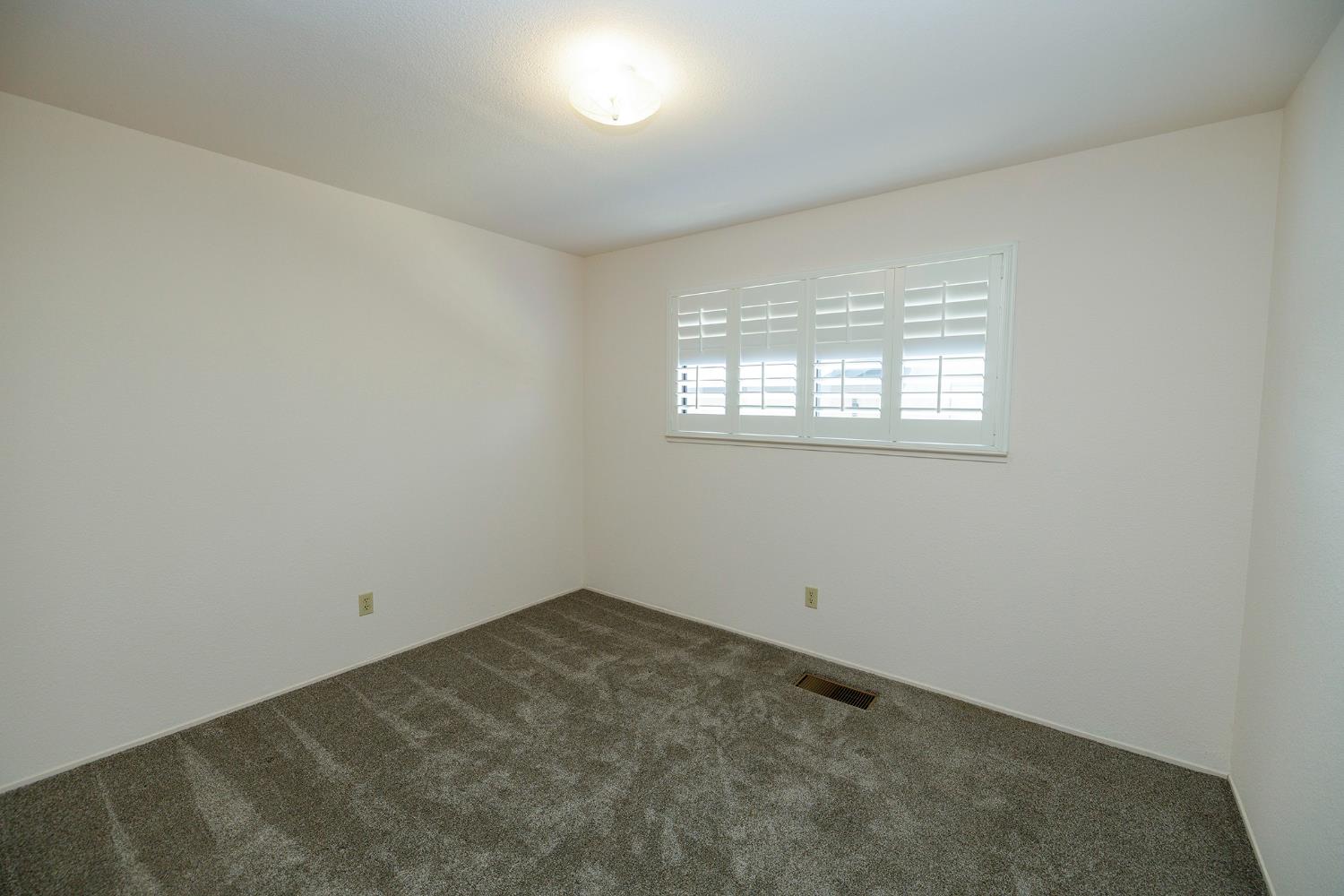 6707 Zerillo Dr, Riverbank, CA 95367