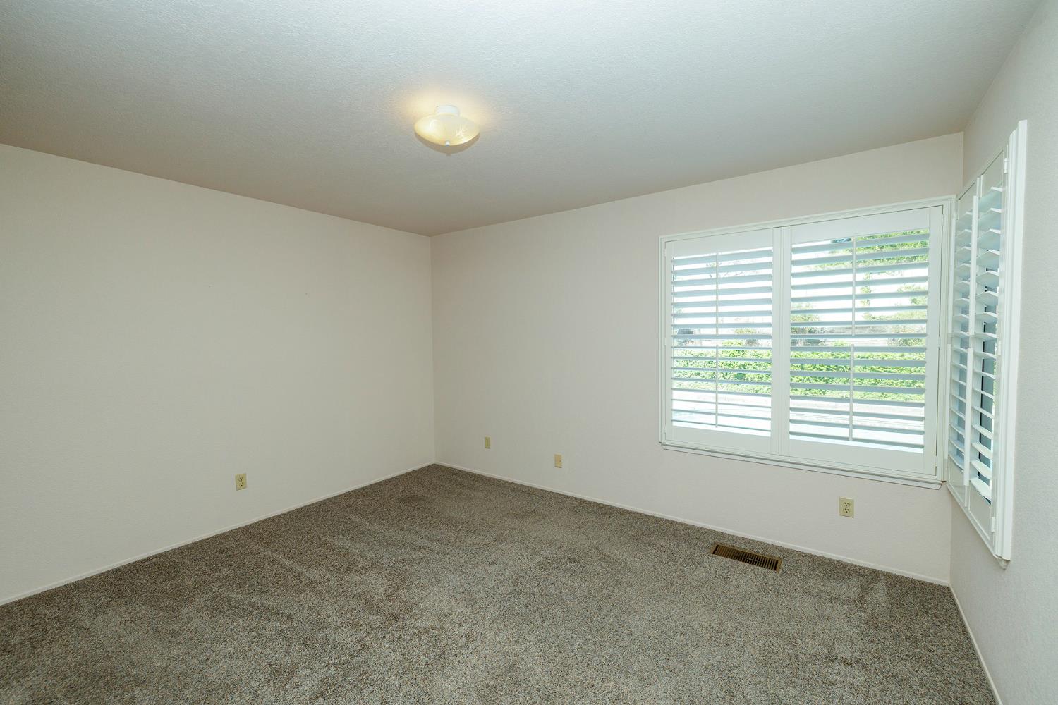 6707 Zerillo Dr, Riverbank, CA 95367