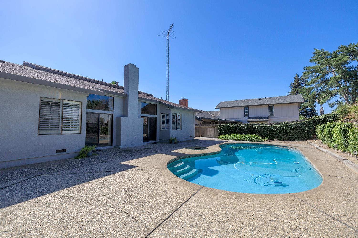 6707 Zerillo Dr, Riverbank, CA 95367