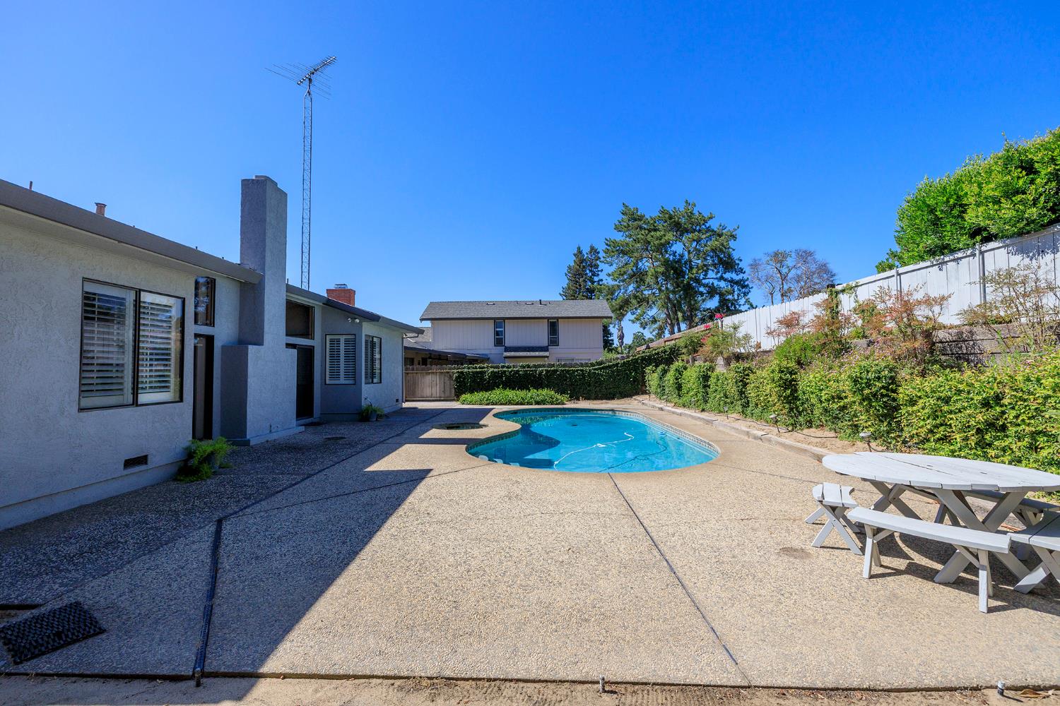 6707 Zerillo Dr, Riverbank, CA 95367