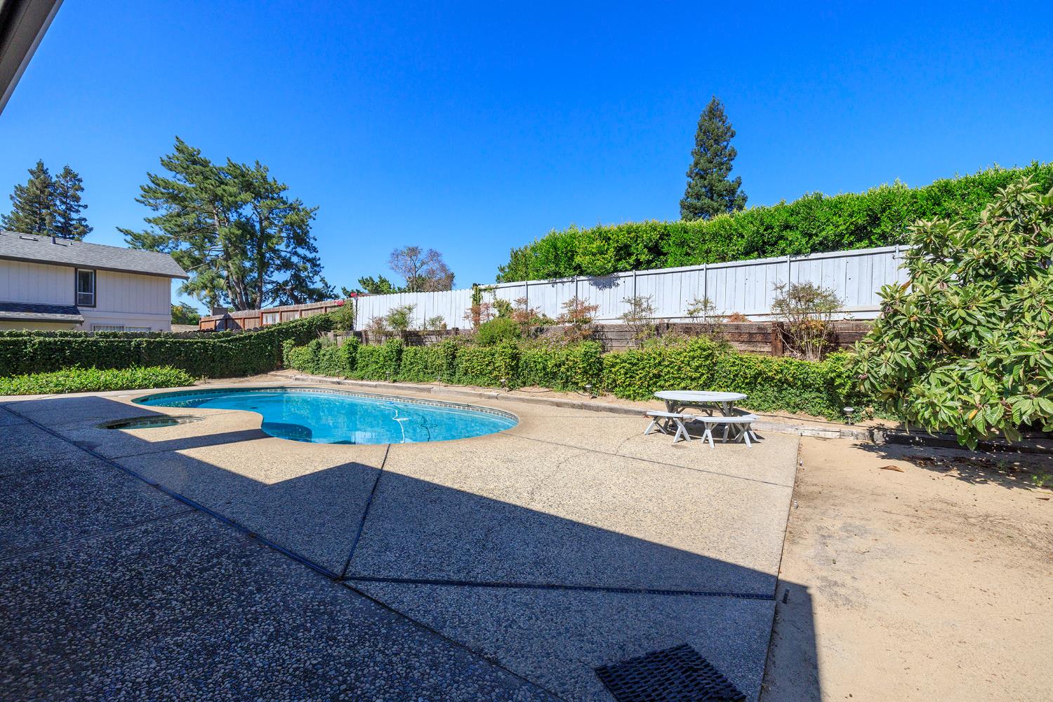 6707 Zerillo Dr, Riverbank, CA 95367